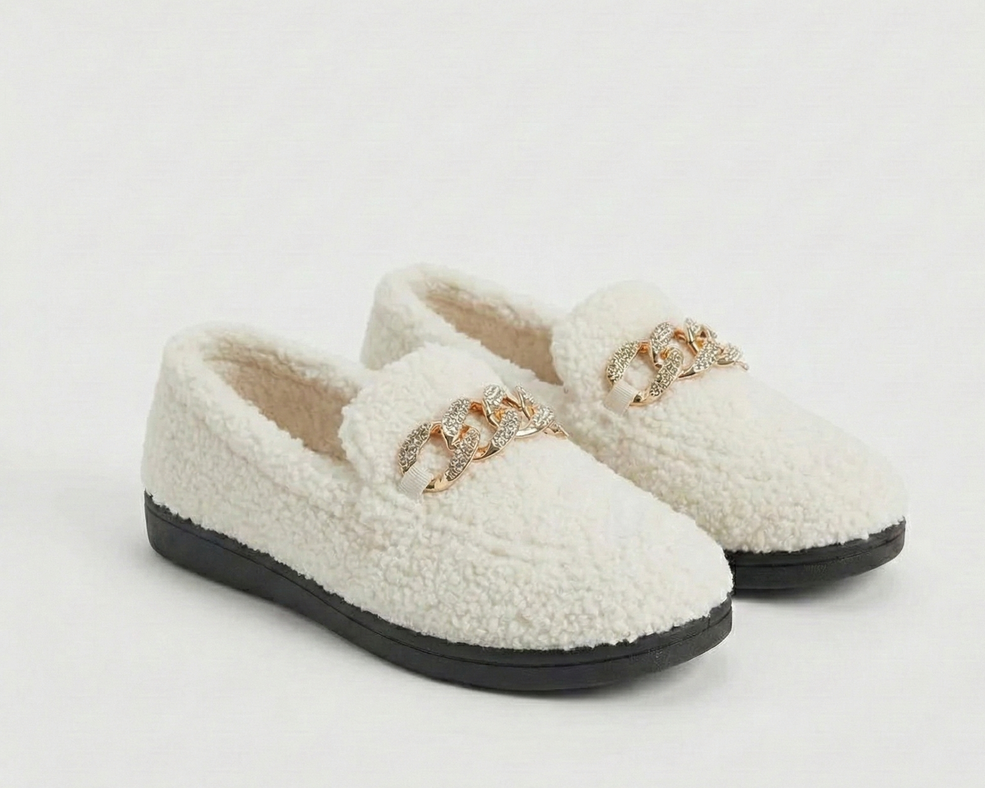 Karolína | Plush Loafers with Golden Chain