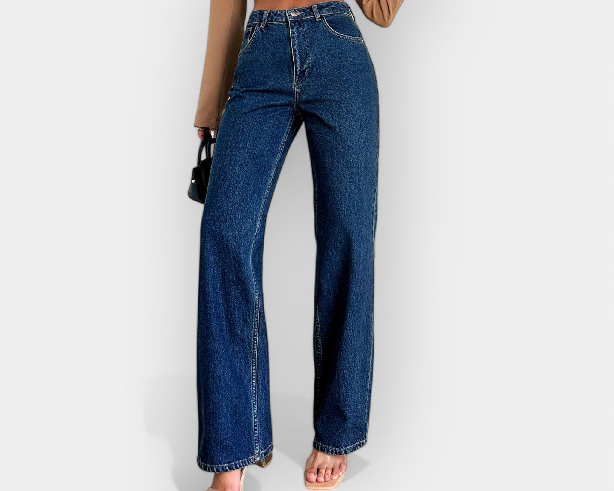 High-waisted jeans