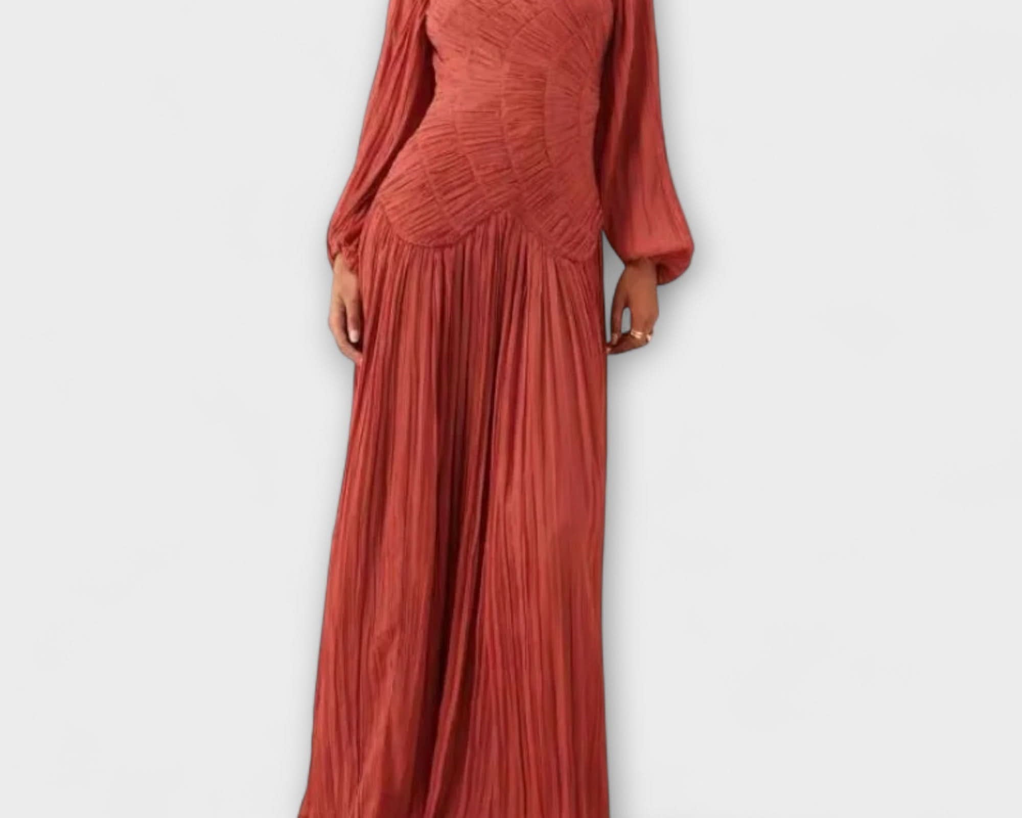 Elegant pleated dress with long sleeves