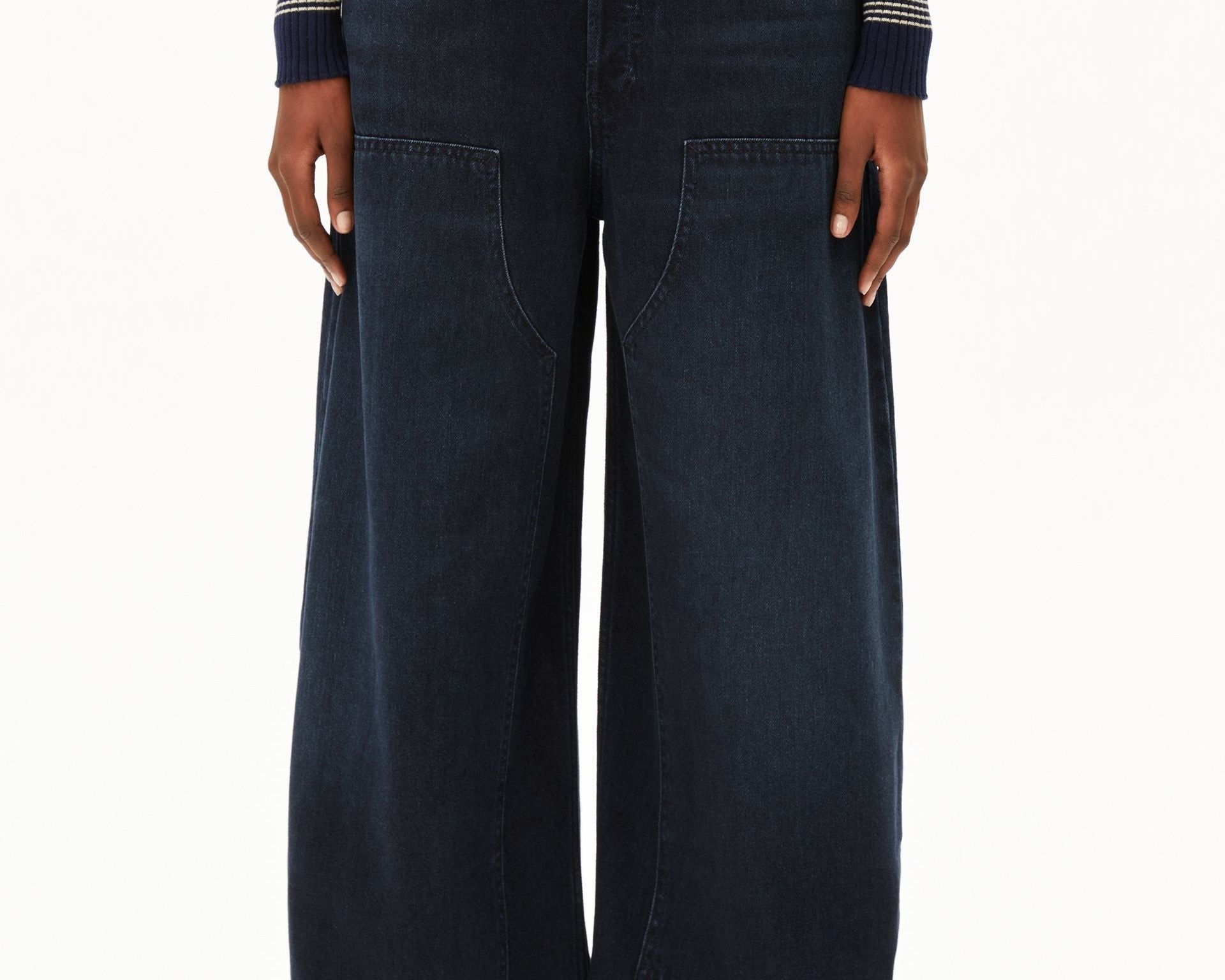 AALTHEA MID WAIST BARREL JEANS | fluid ink