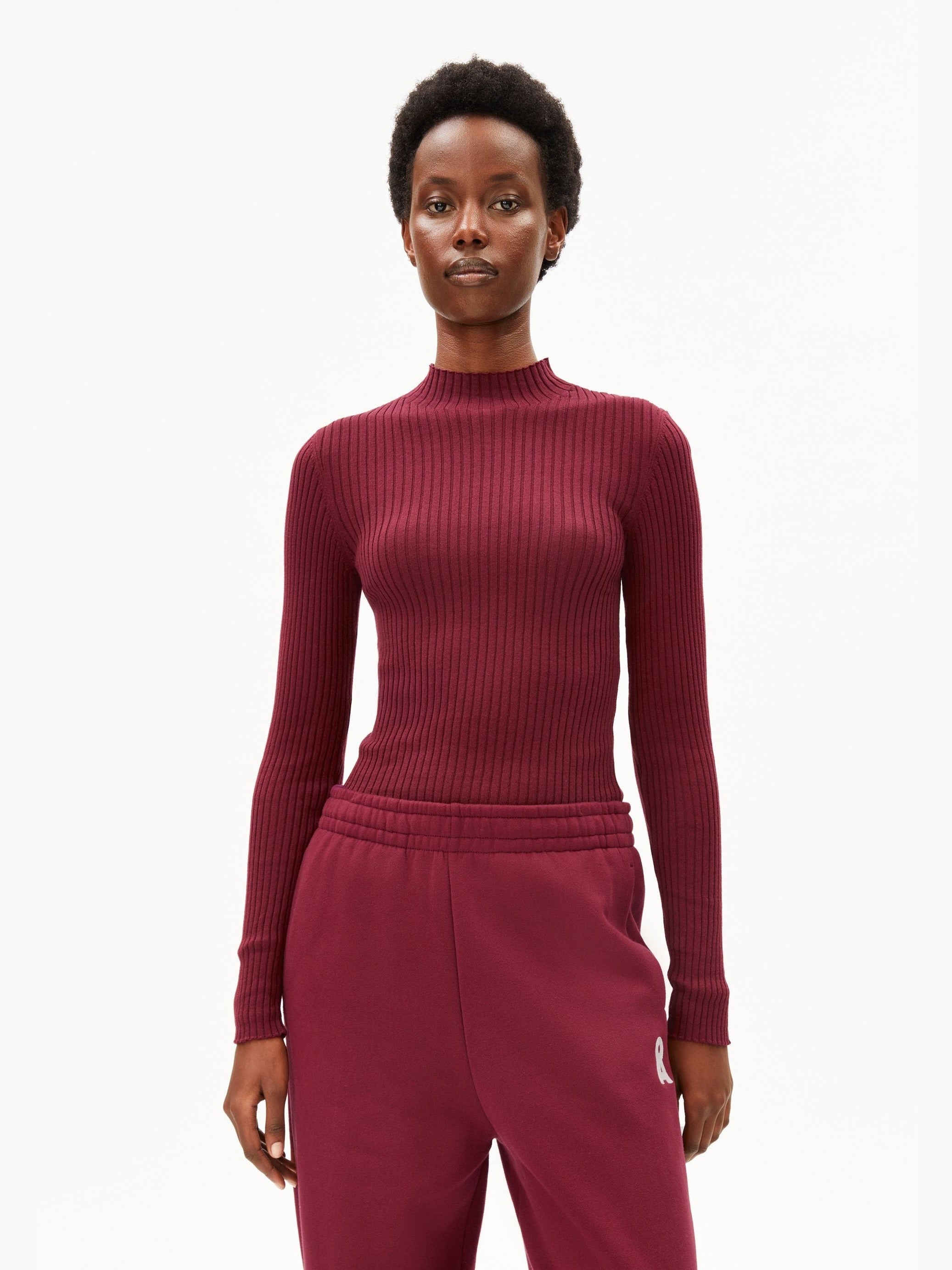 ALAANIA | velvet red