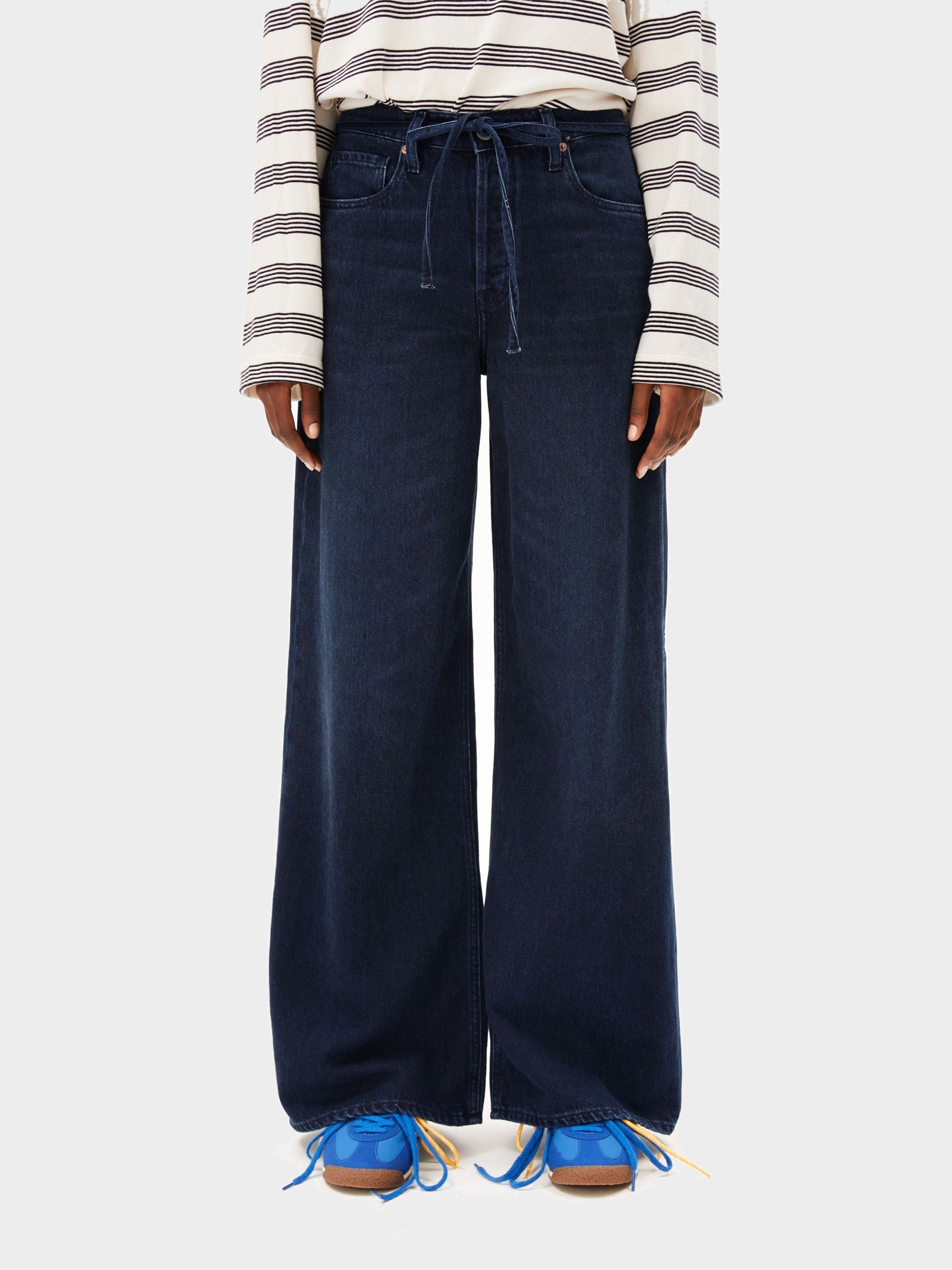 ASTRAEAAS MID WAIST WIDE JEANS | fluid ink