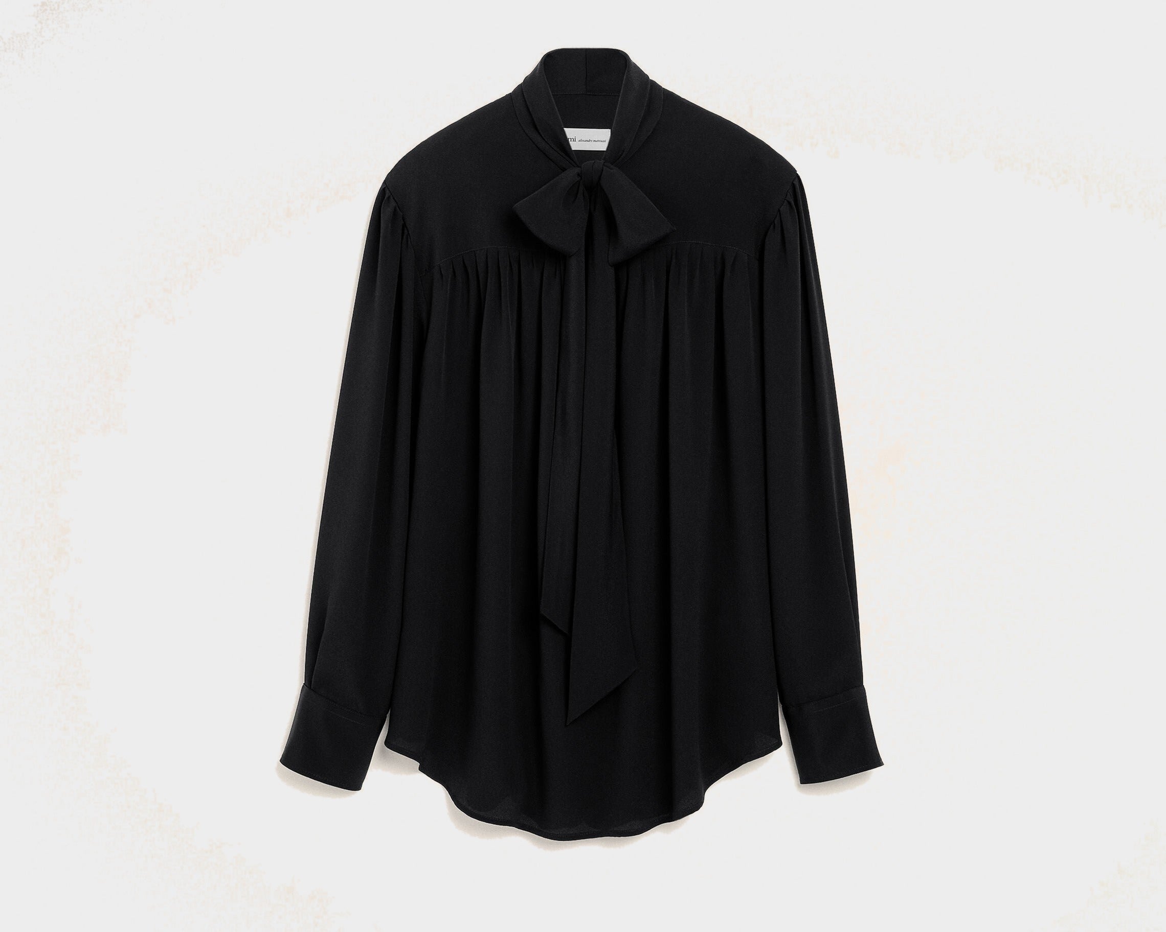 Blouse noire lavallière en soie mélangée