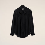 Blouse noire lavallière en soie mélangée