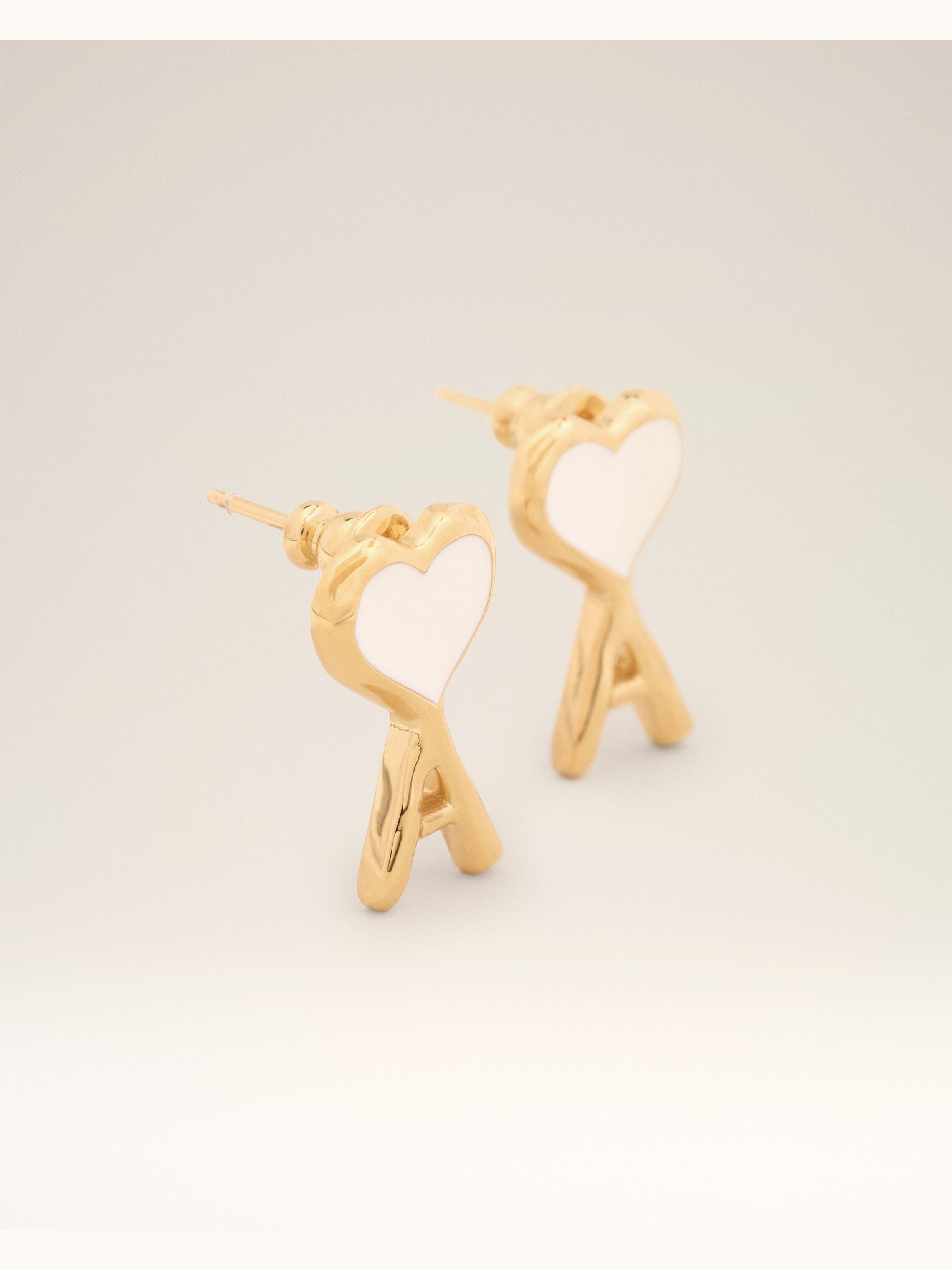 Boucles d'oreilles dorées en laiton martelées Ami de Coeur blanc