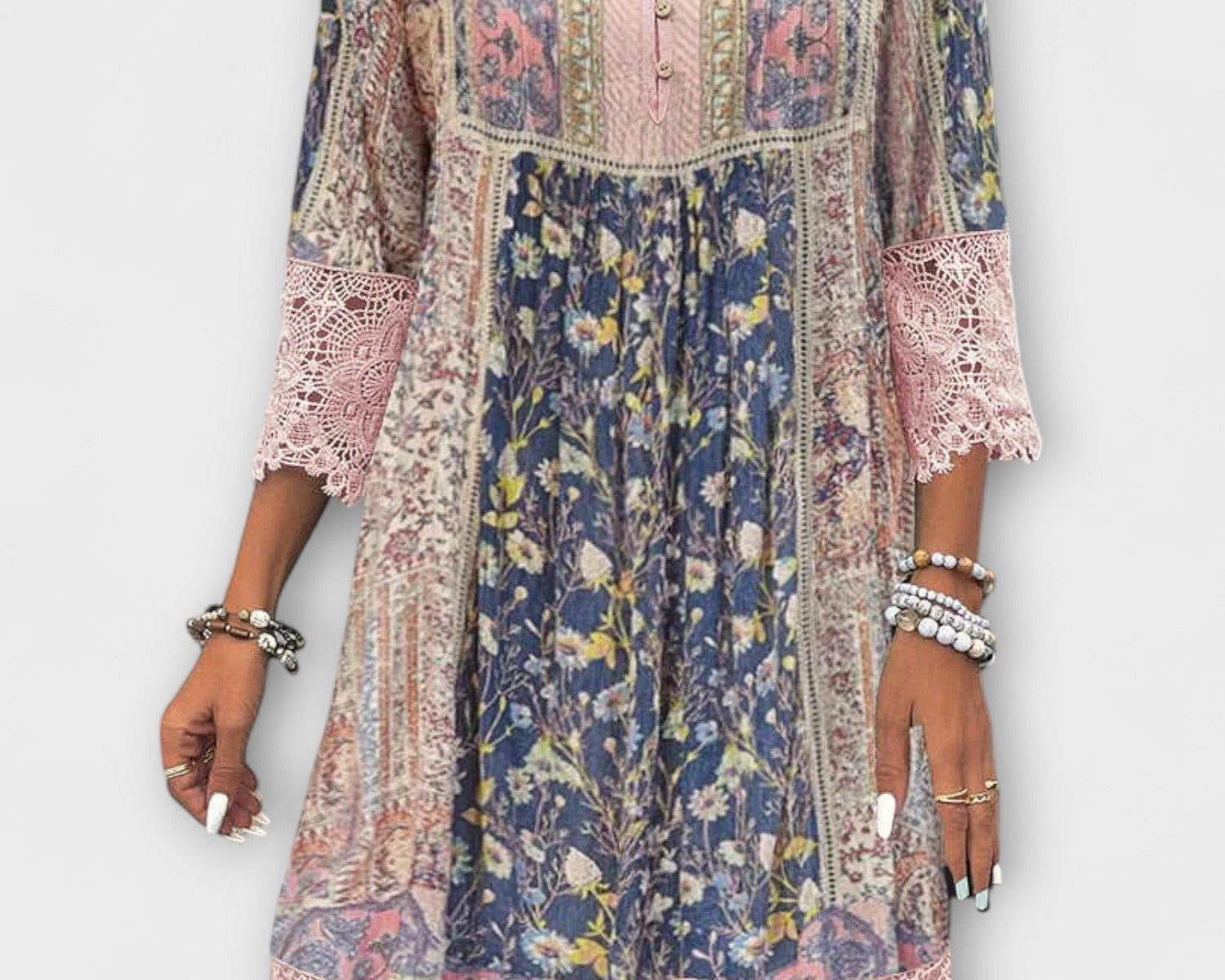 Casey - Boho šaty s krajkou a vintage květinovým vzorem