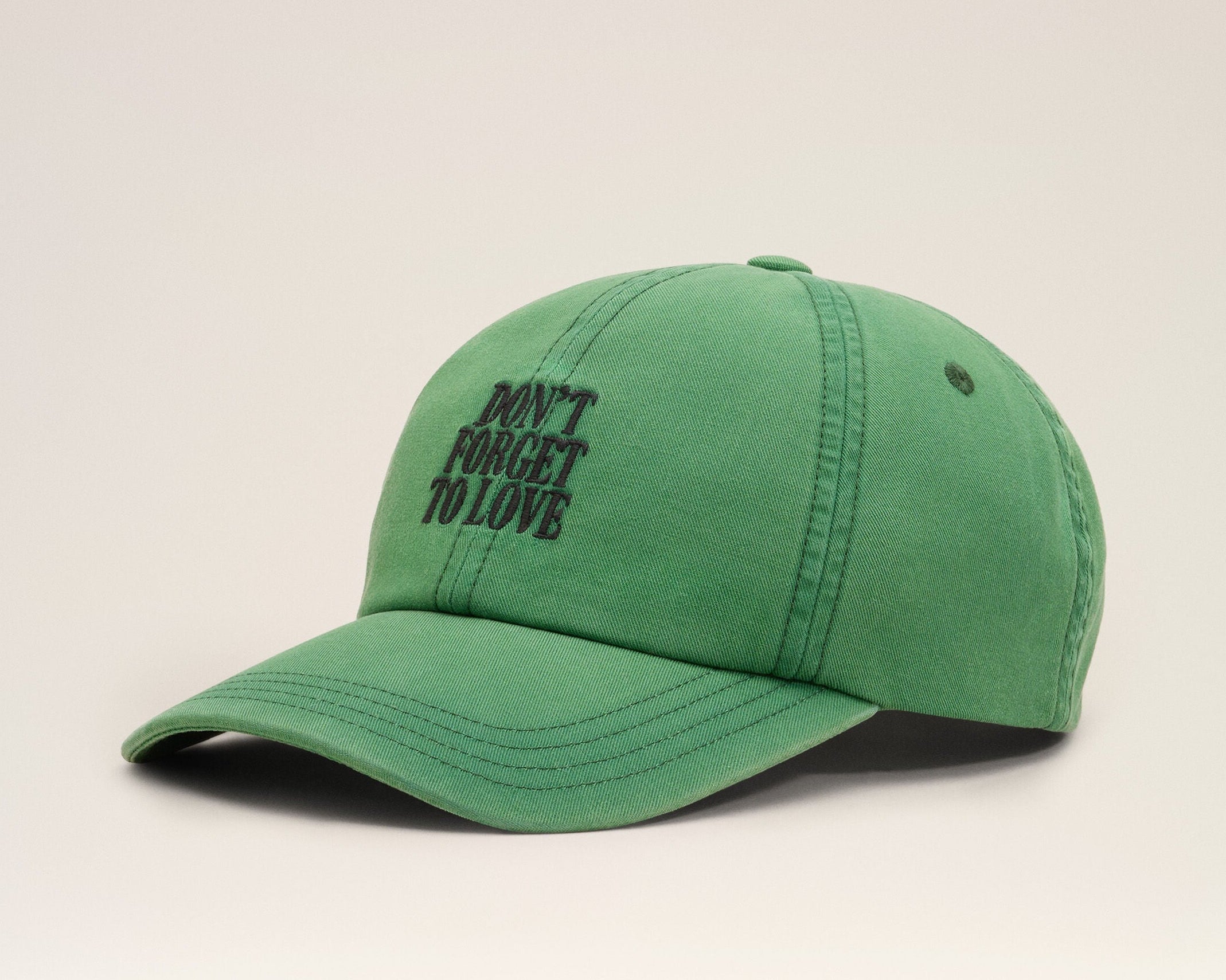 Casquette verte en coton "Don't forget to love"