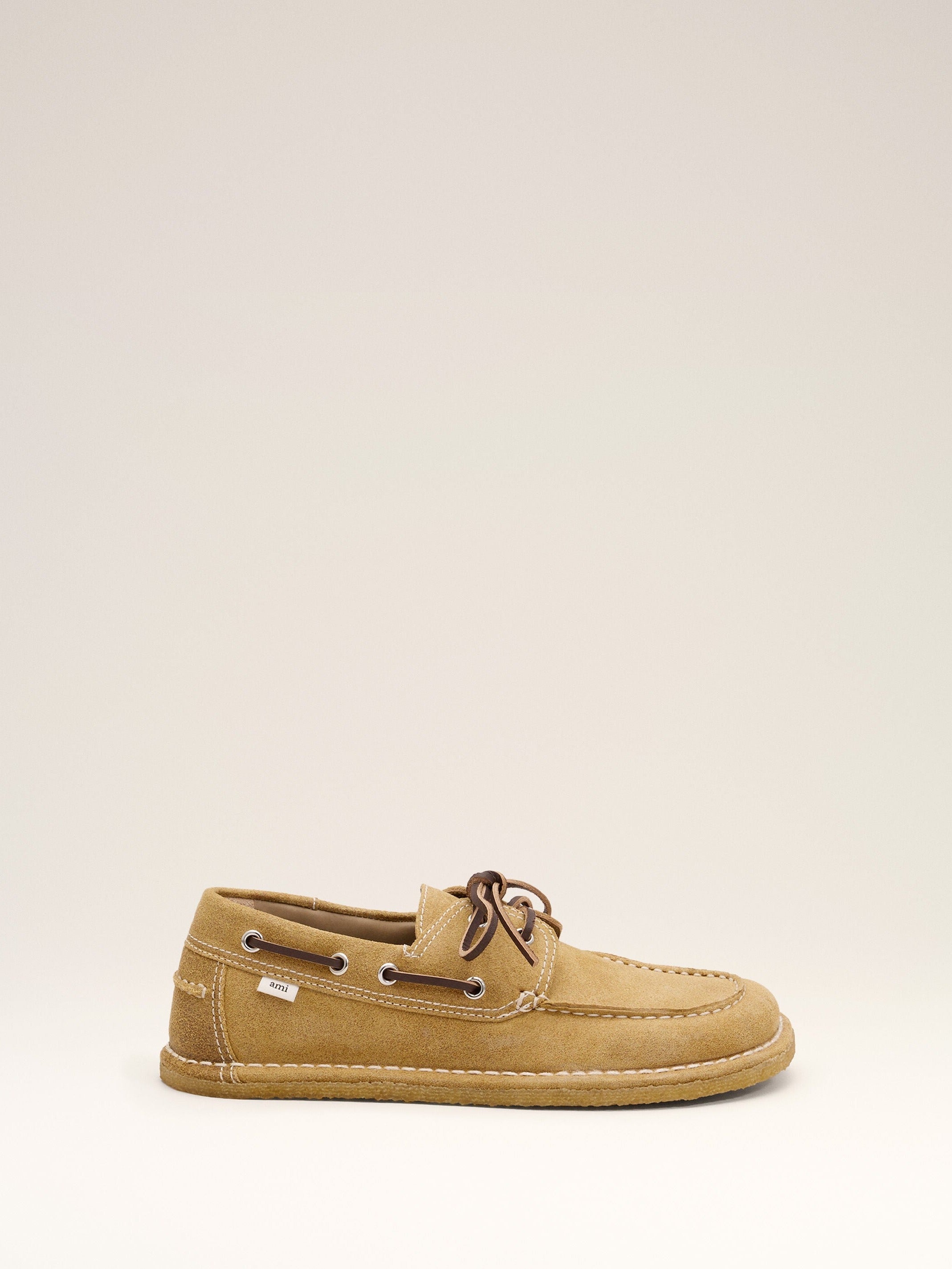Chaussures bateau beiges en cuir de veau
