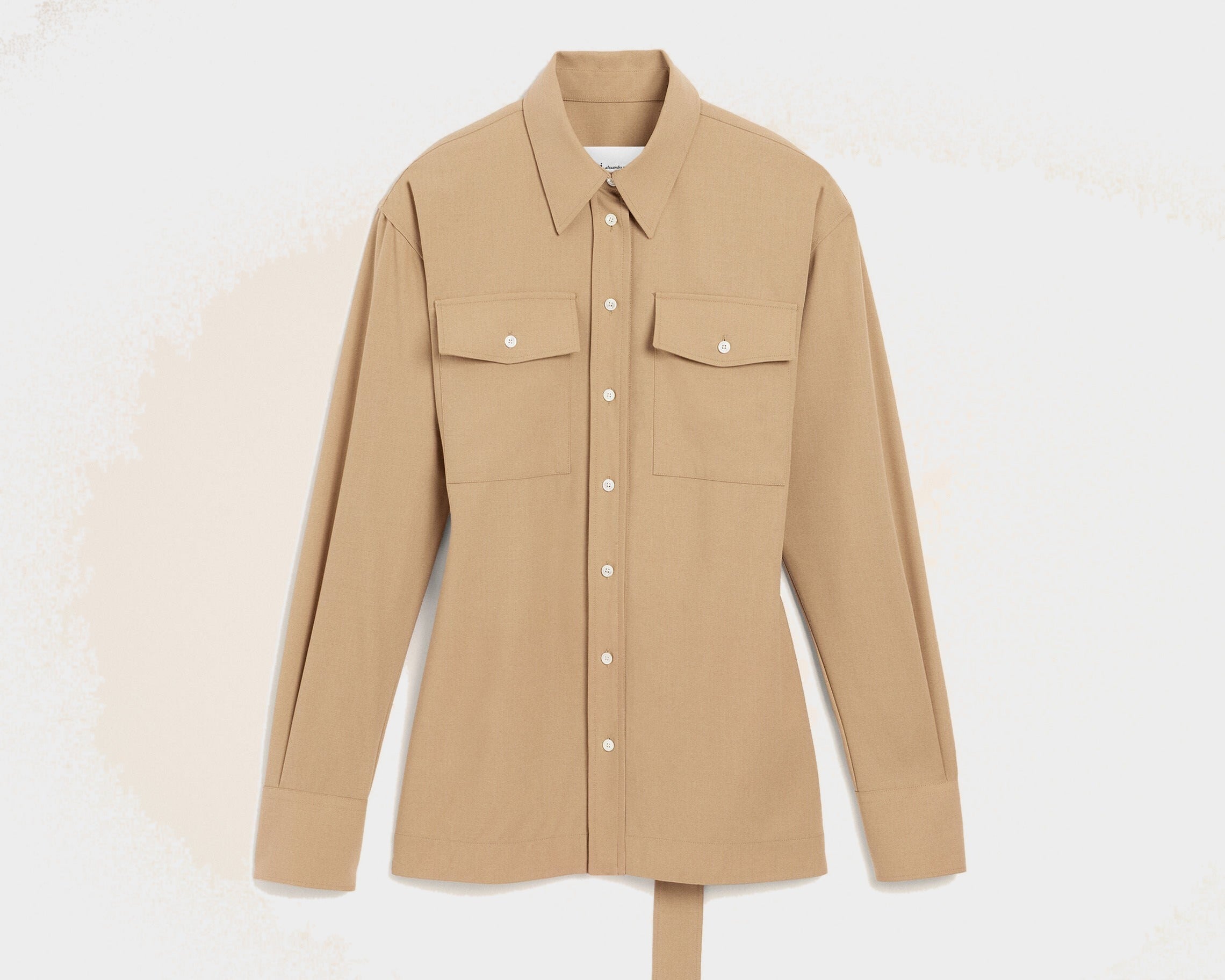 Chemise beige cintrée en laine manches ballon