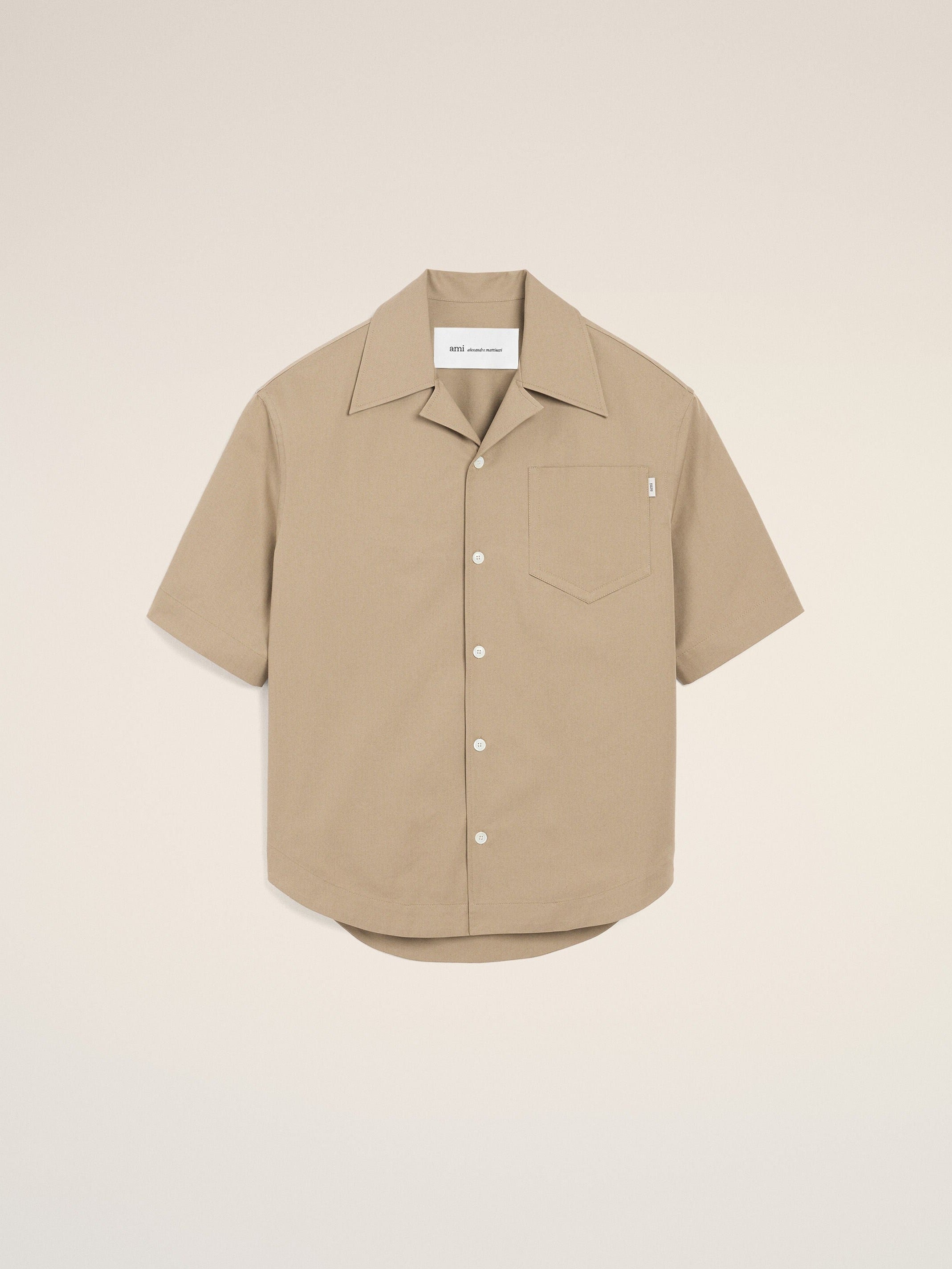 Chemise Large Beige Manches Courtes Col Requin en Coton