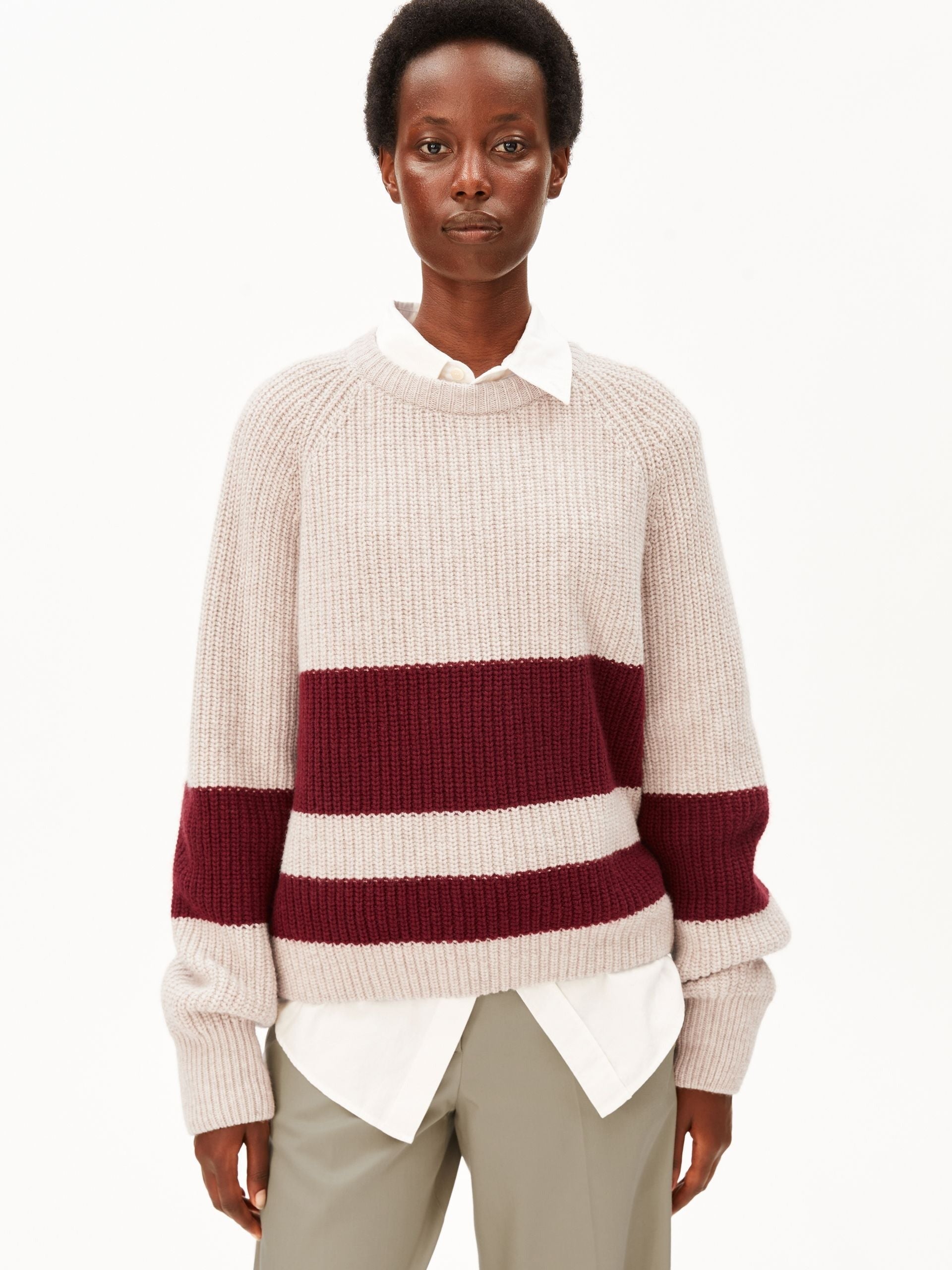 GESTREIFTER RIPPSTRICK PULLOVER | honey melange-velvet red