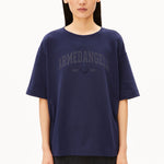 GIANNAA COLLEGE T-SHIRT | tinted navy
