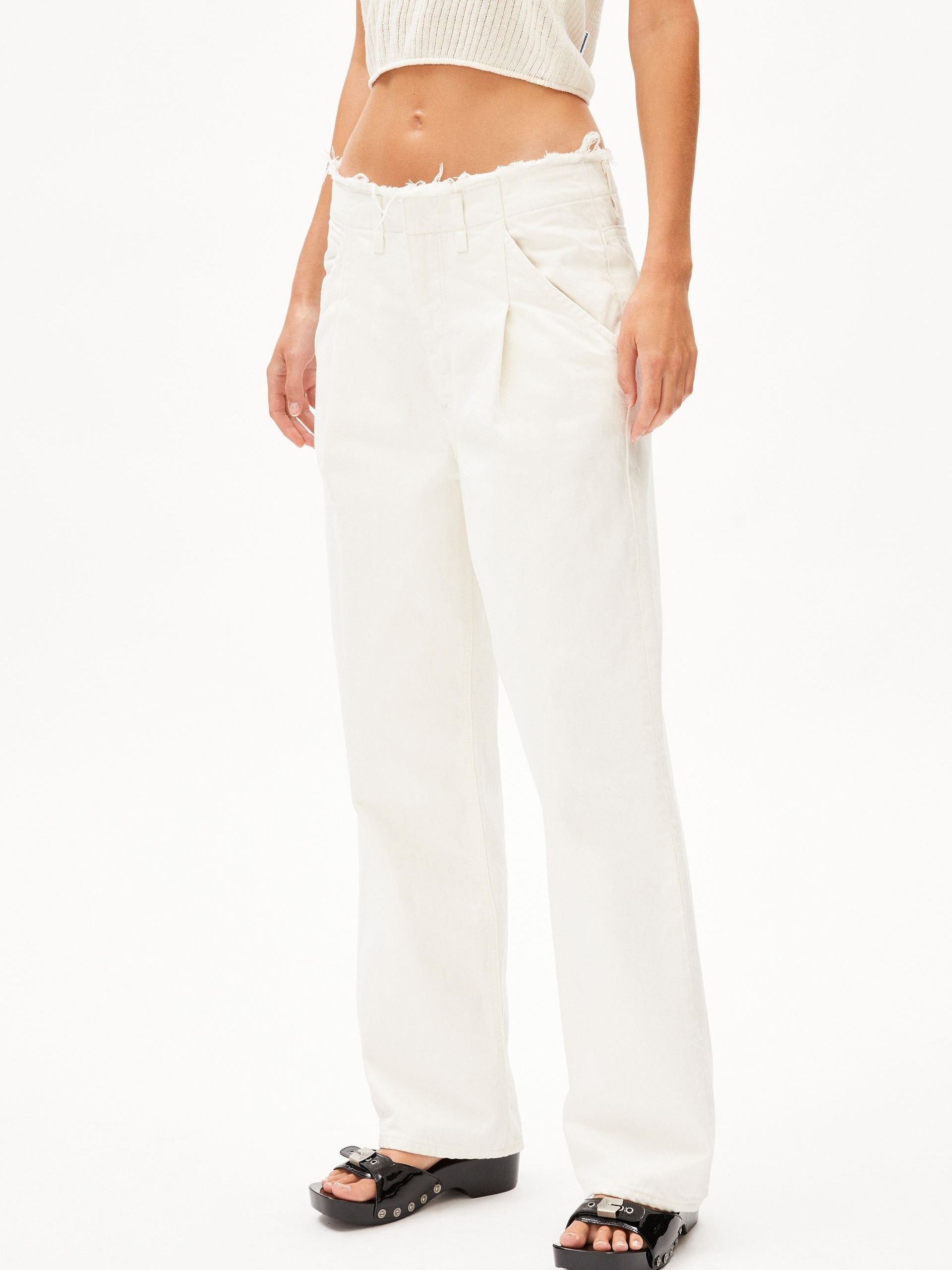 HAAYI DETAIL | white