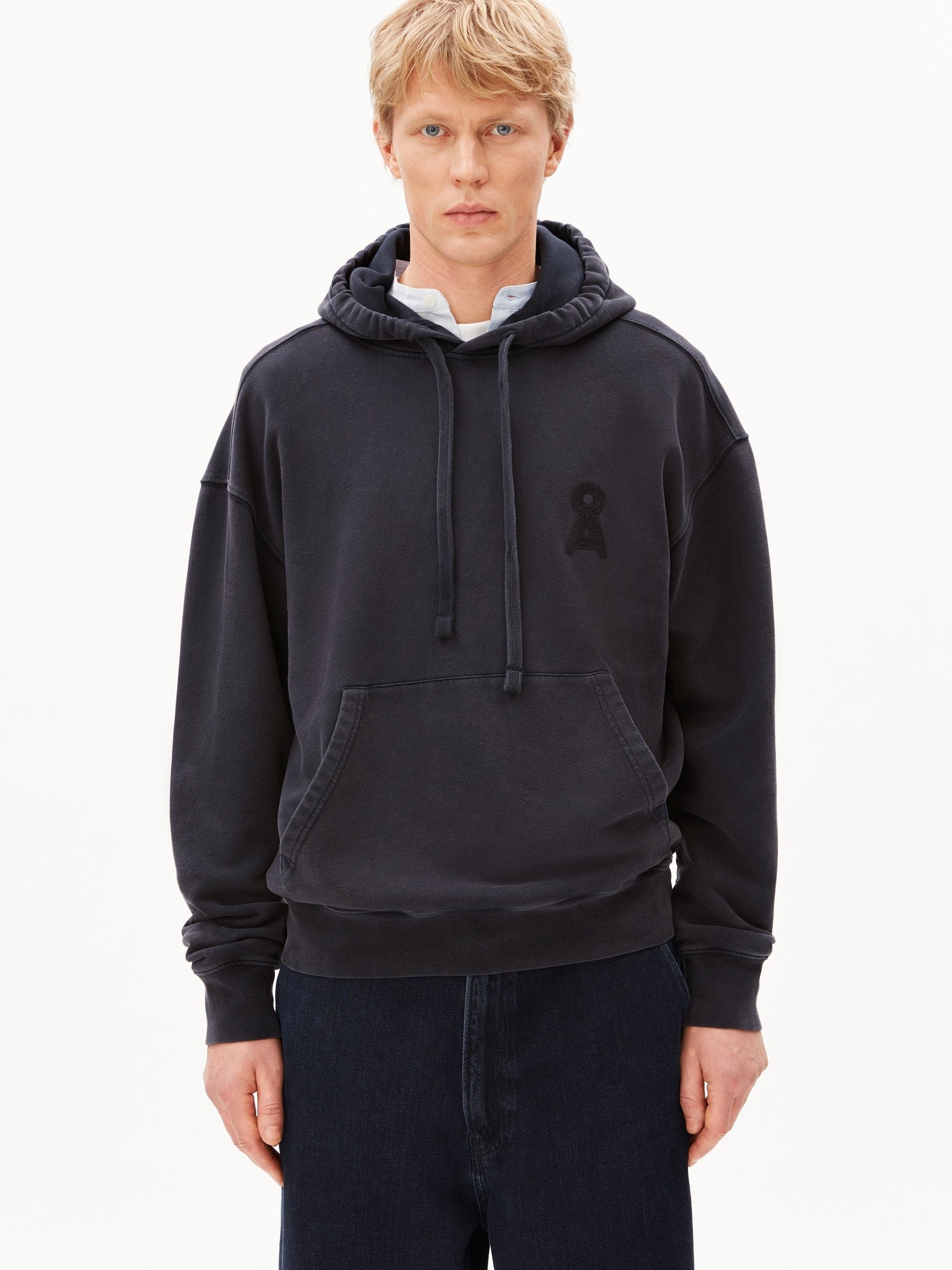 ICONIC Å GMT DYE HOODIE | black washed
