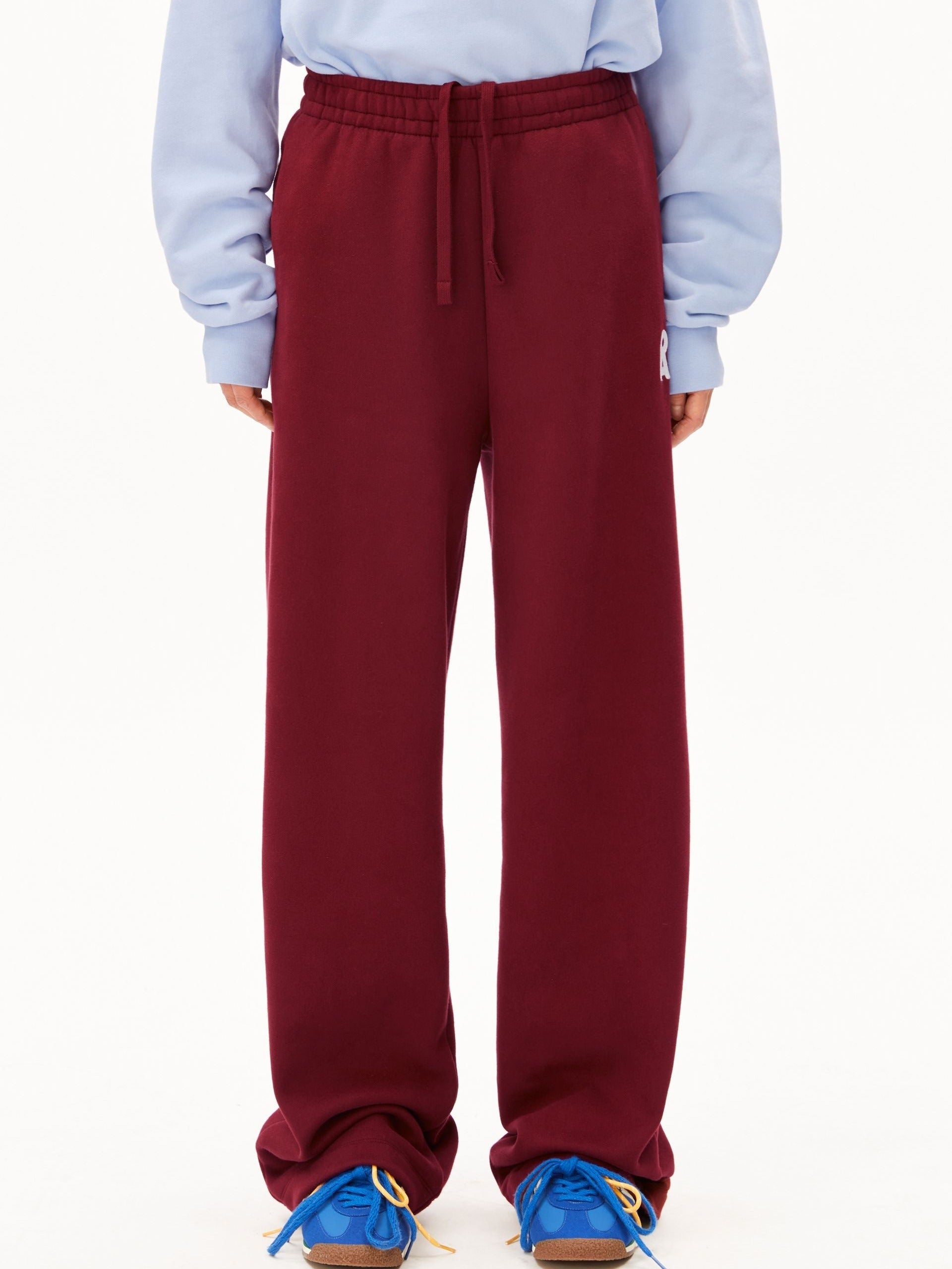 ICONIC Å IVAARA SWEATHOSE | velvet red