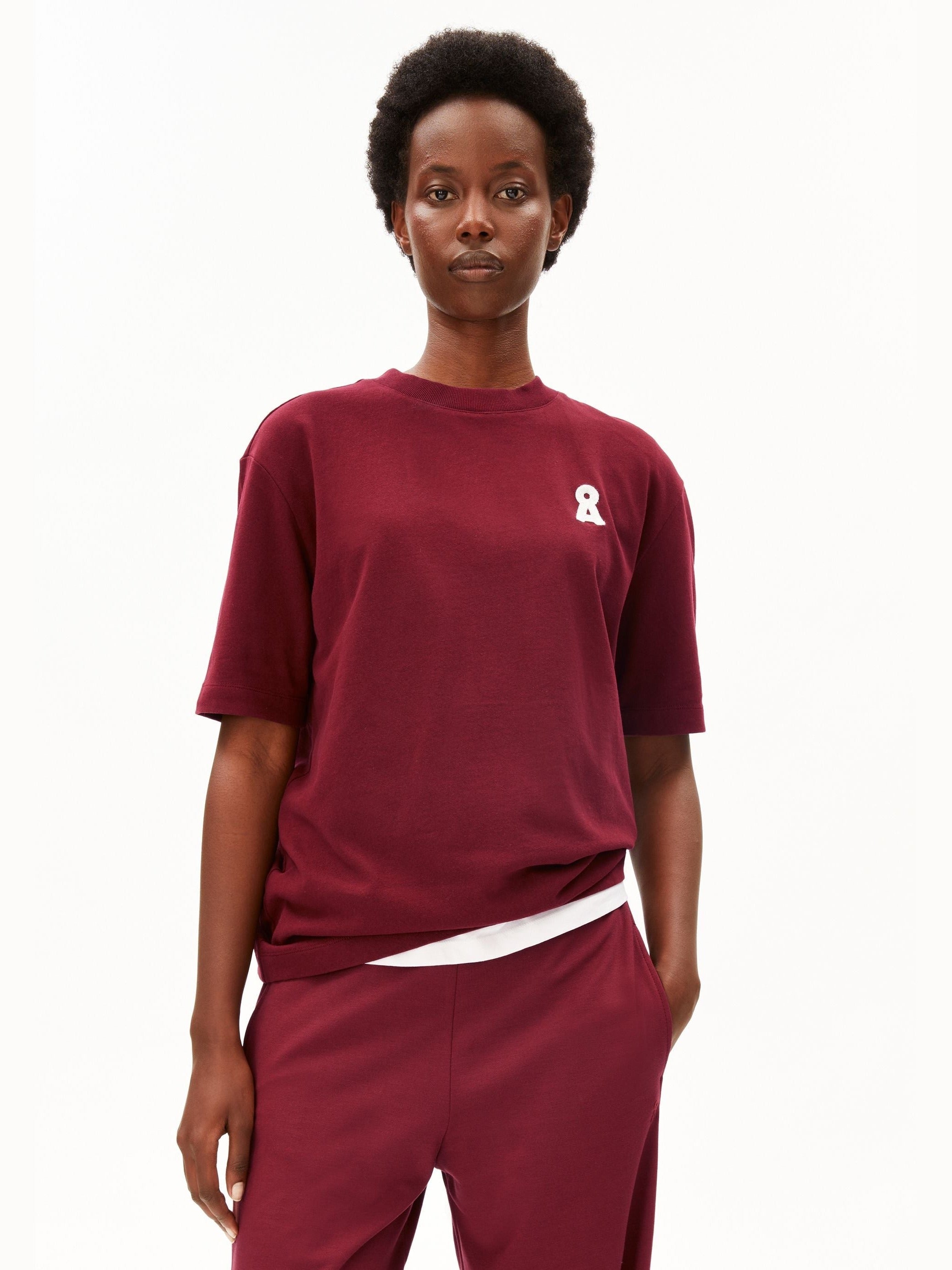 ICONIC Å TARJAA T-SHIRT | velvet red