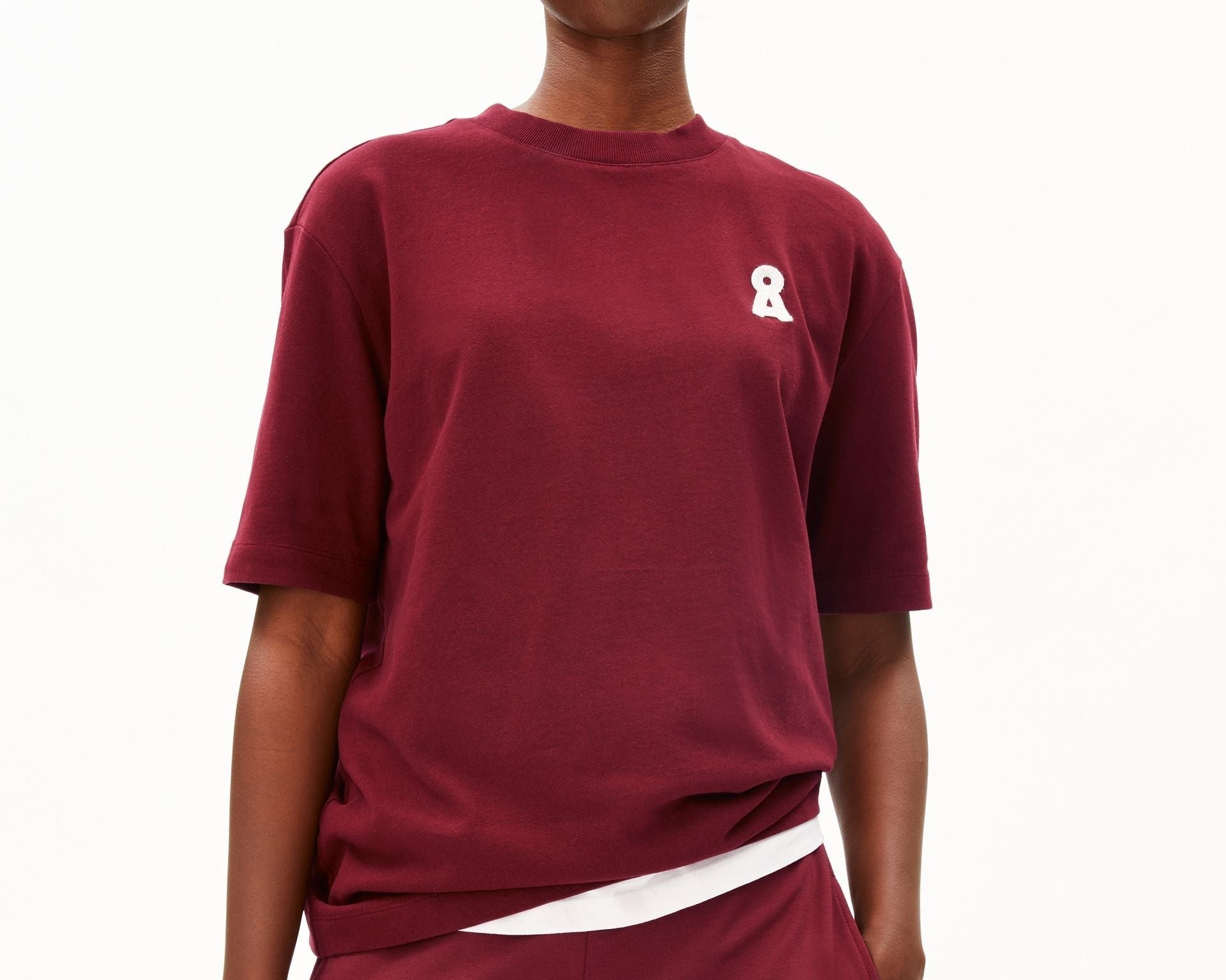 ICONIC Å TARJAA T-SHIRT | velvet red