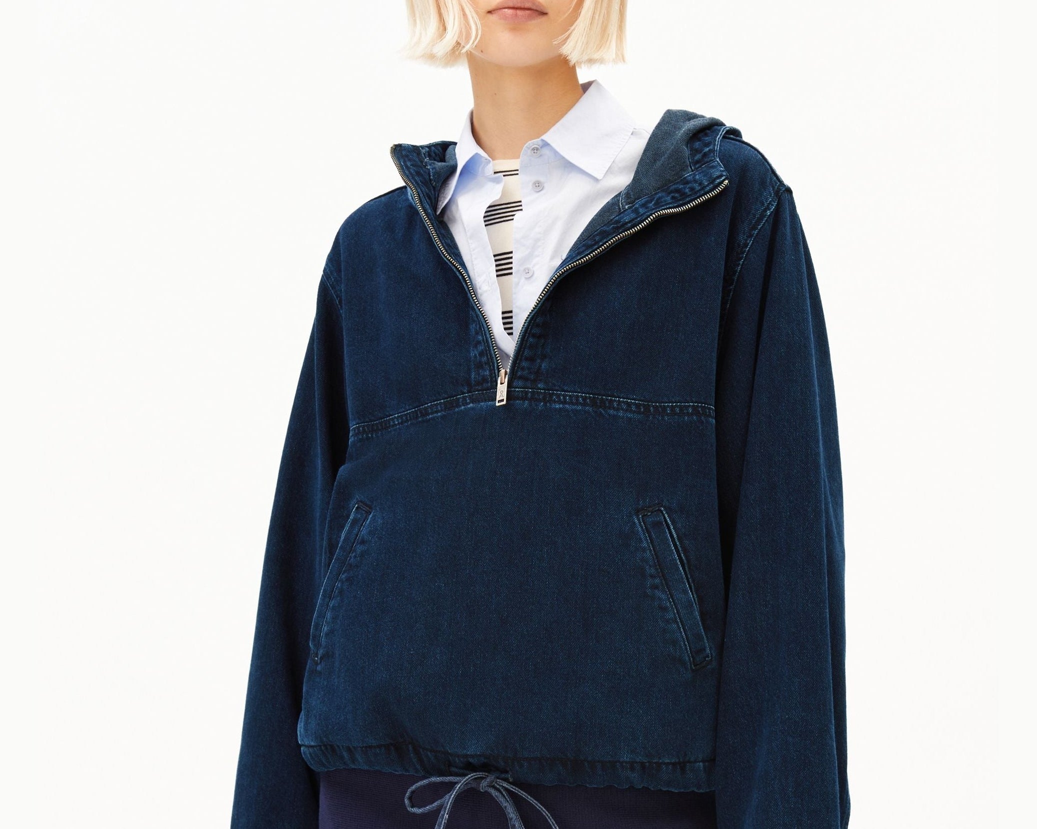JEANSJACKE MIT KAPUZE | fluid ink