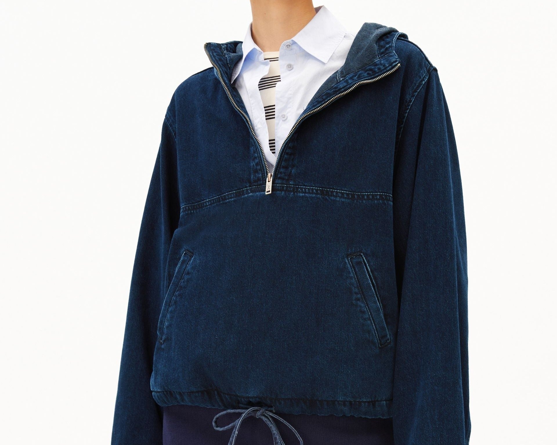 JEANSJACKE MIT KAPUZE | fluid ink