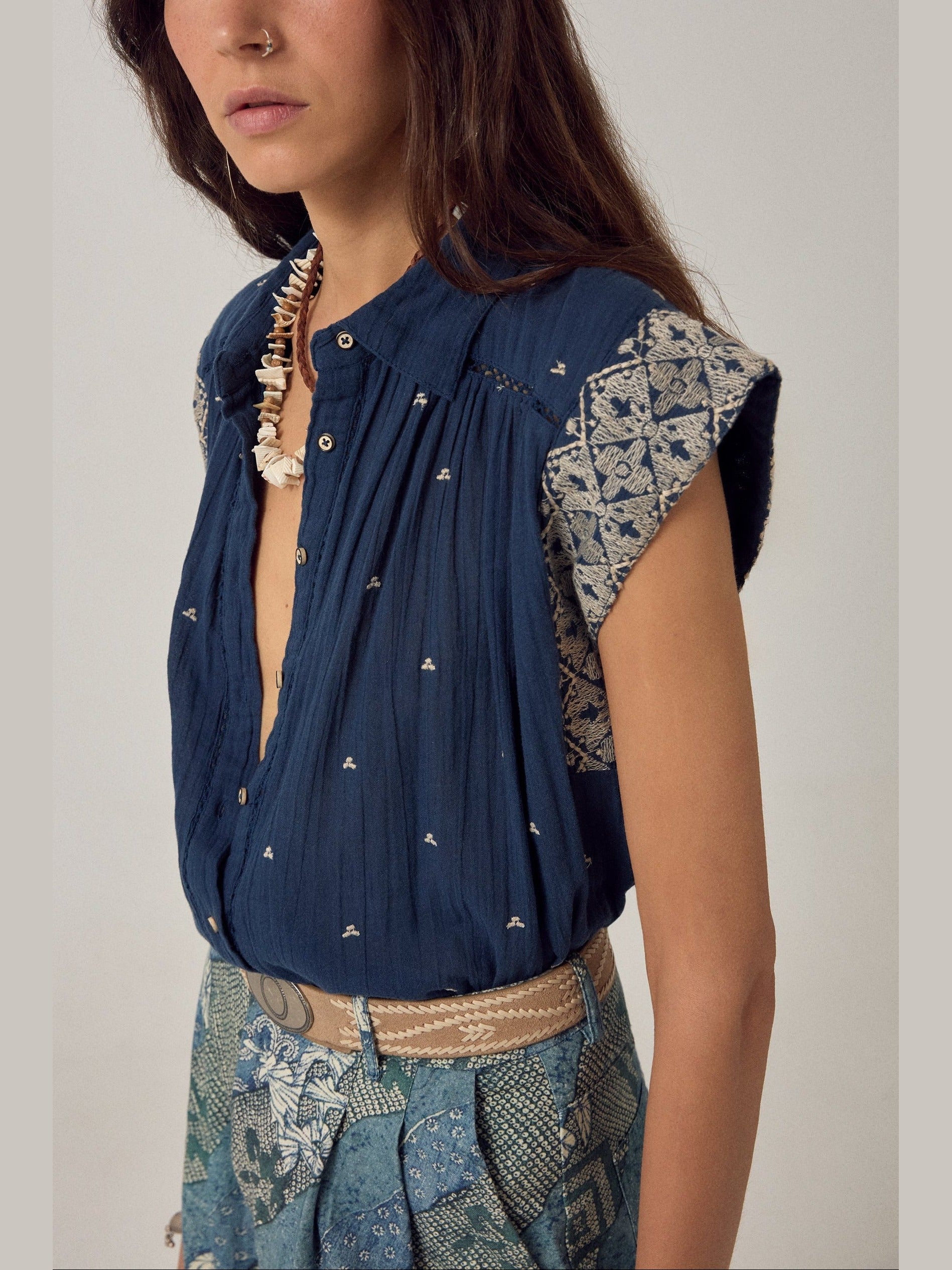 Karina Sleeveless Shirt