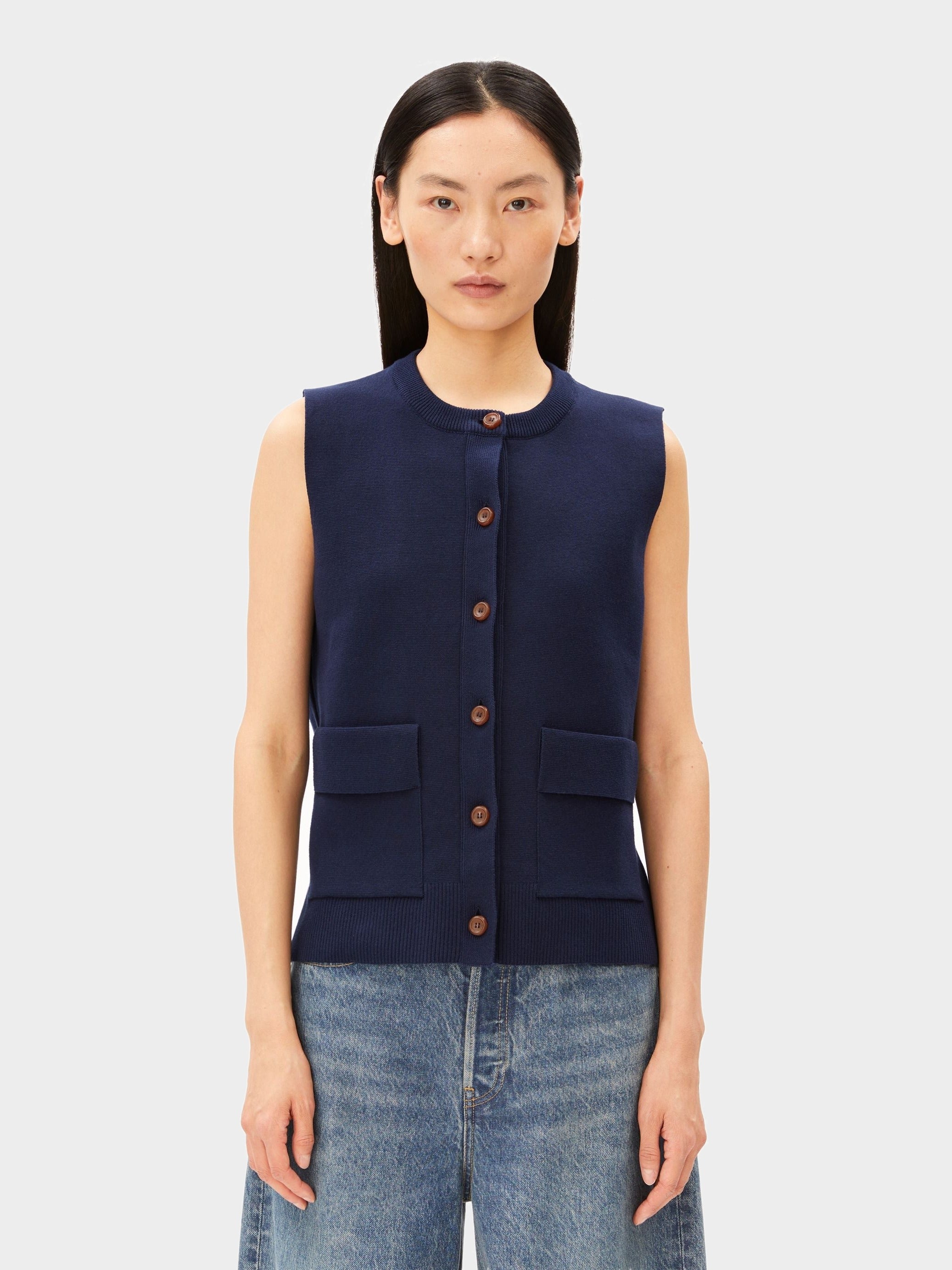 KOMPAKTE STRICKWESTE | tinted navy