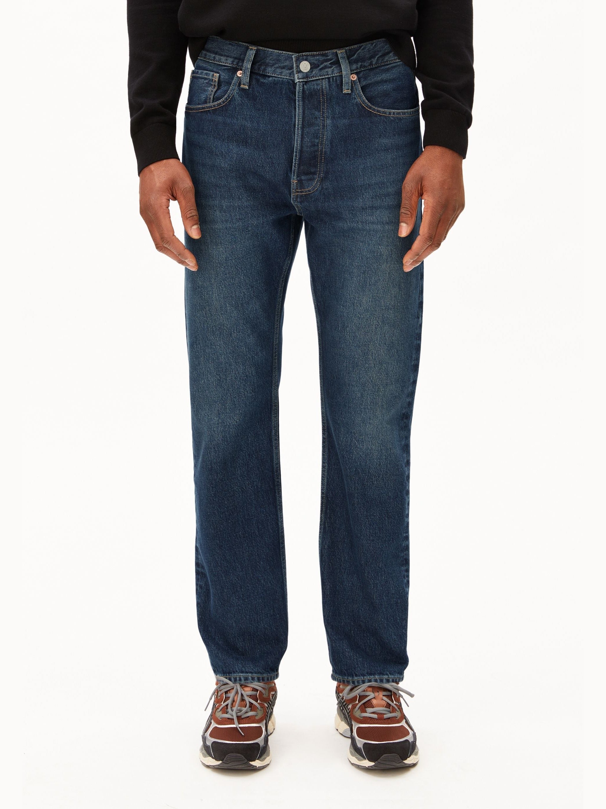 MAADOX CLASSIC STRAIGHT JEANS | moonstone