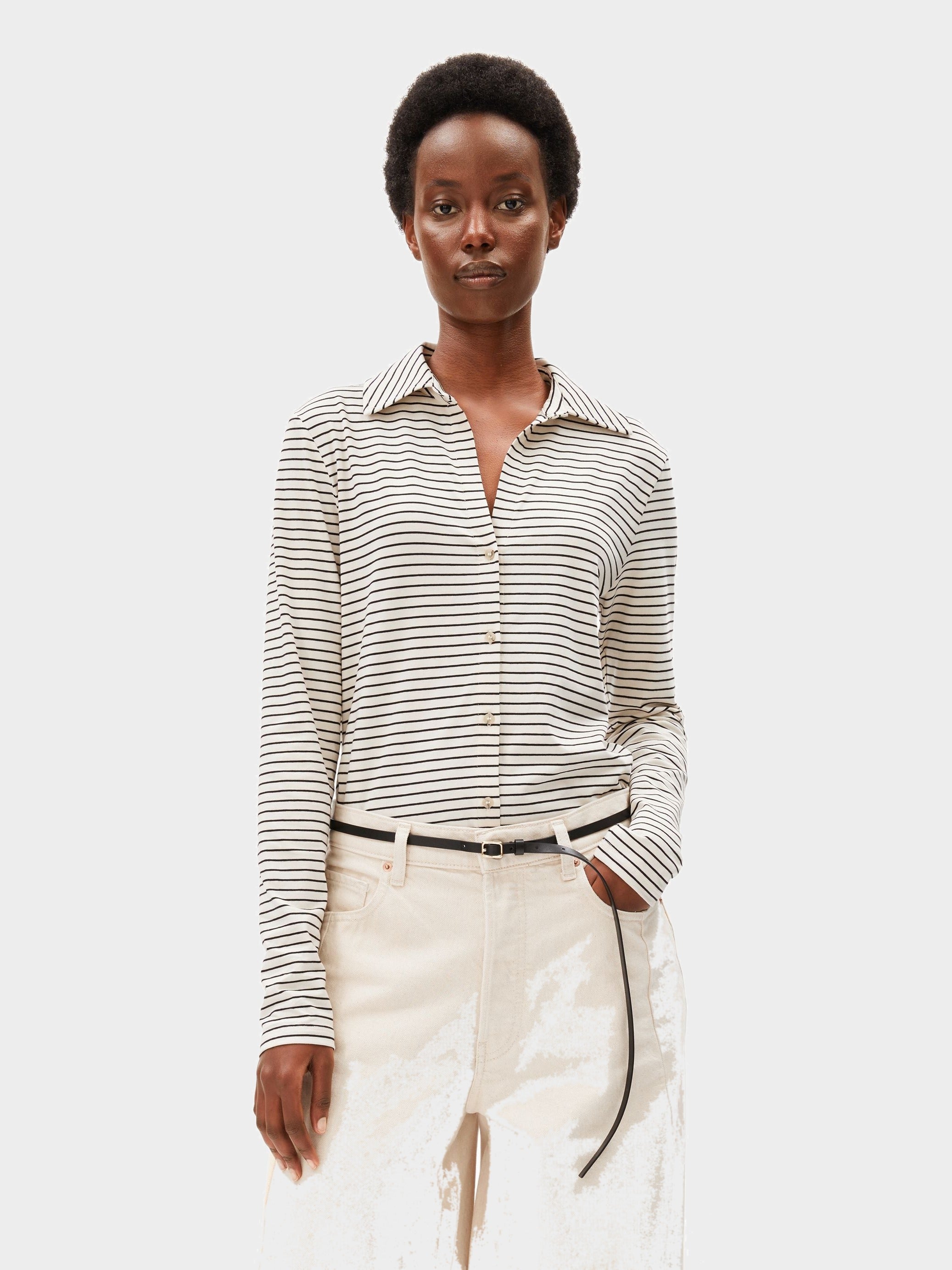 NALAANNIA GESTREIFTE BLUSE | oatmilk-black