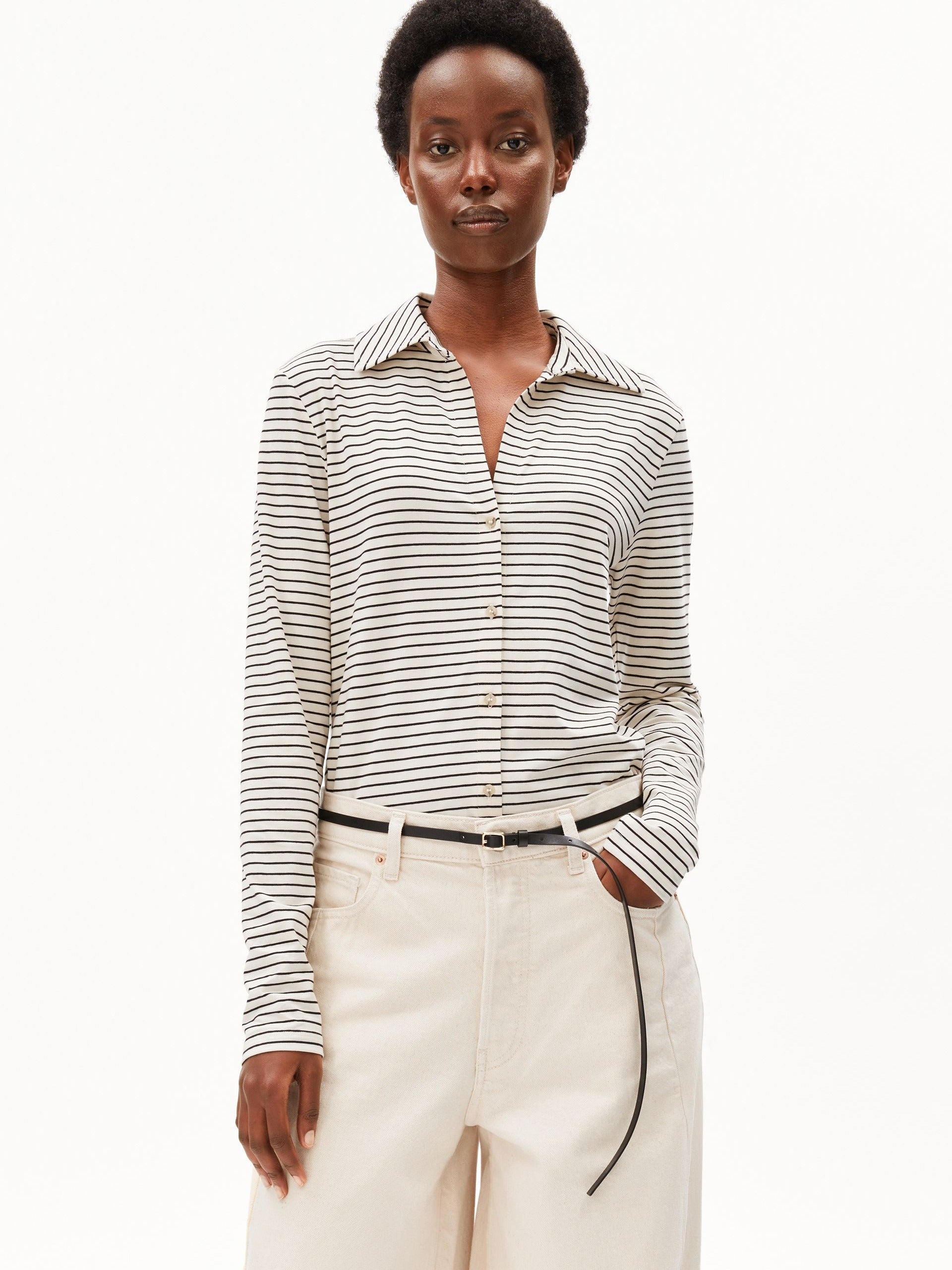 NALAANNIA GESTREIFTE BLUSE | oatmilk-black