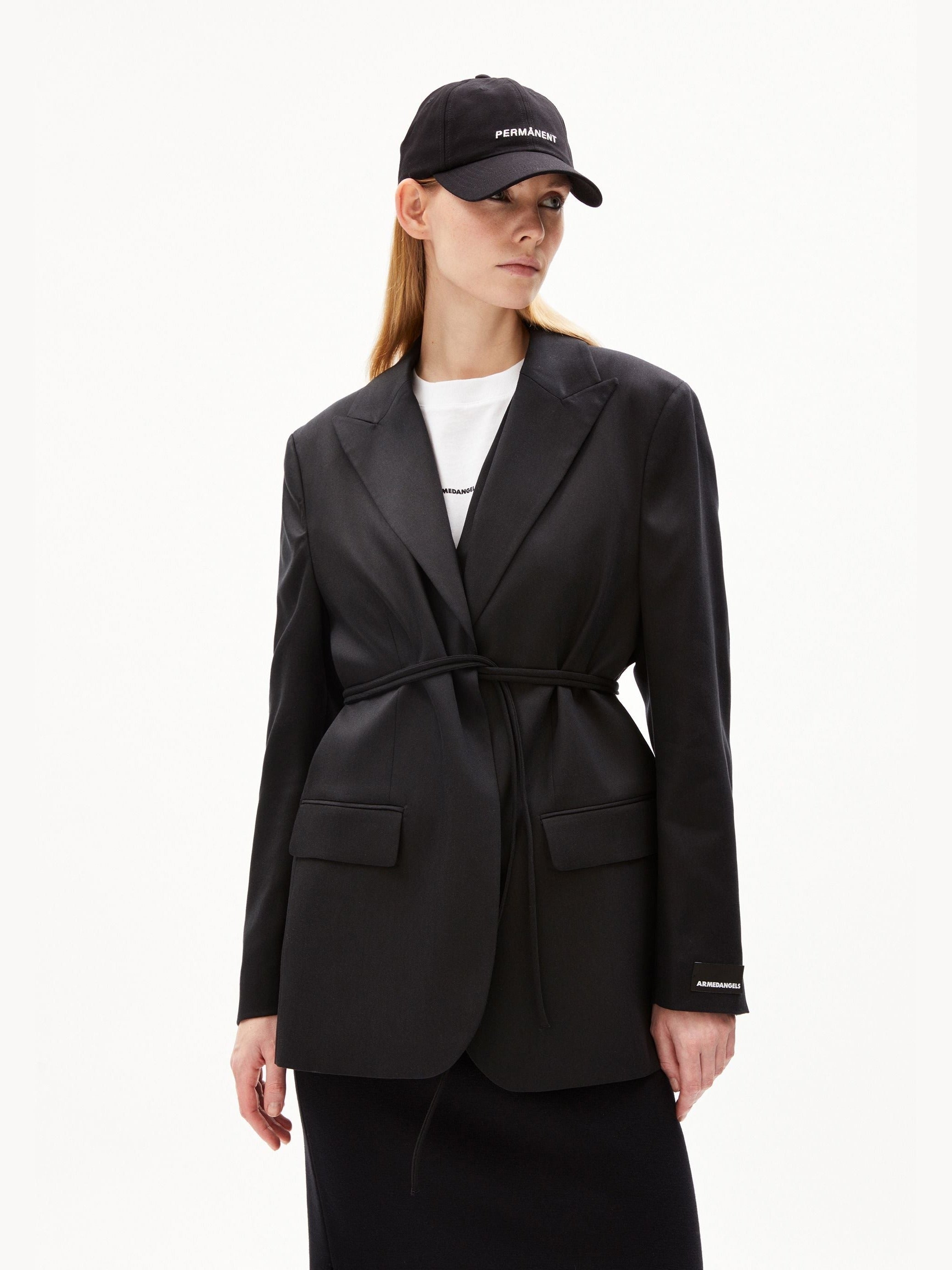 ORIAANA | black