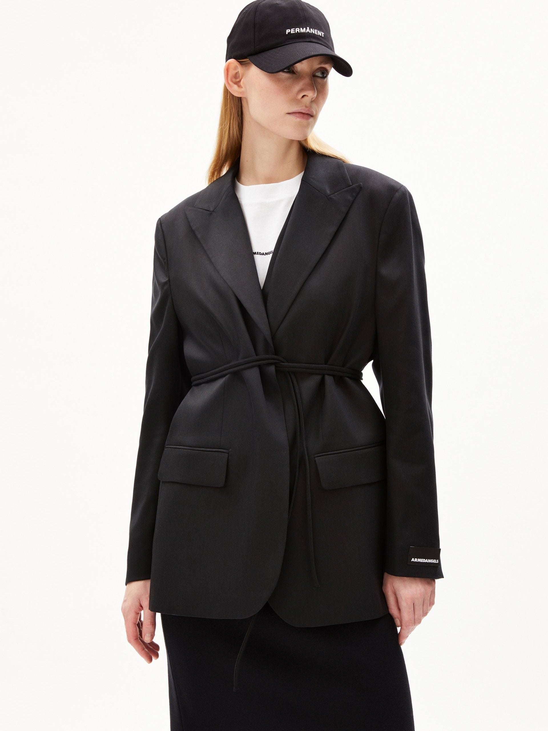 ORIAANA | black