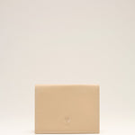 Portefeuille à triple volet beige en cuir de vachette Ami de Coeur