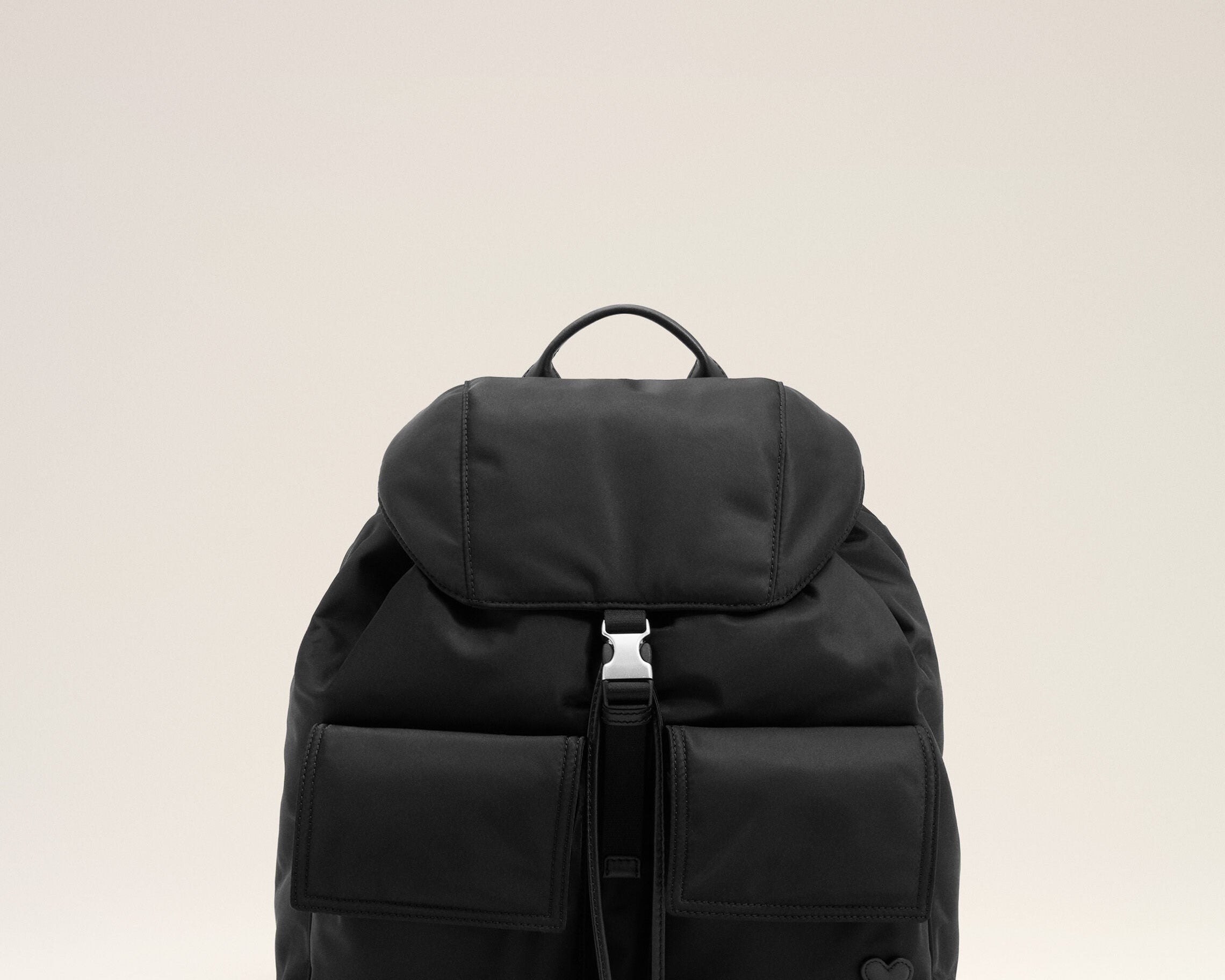 Sac à dos à rabat Marcel noir en nylon