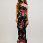 Šaty bodycon s květinovým vzorem a ramínky