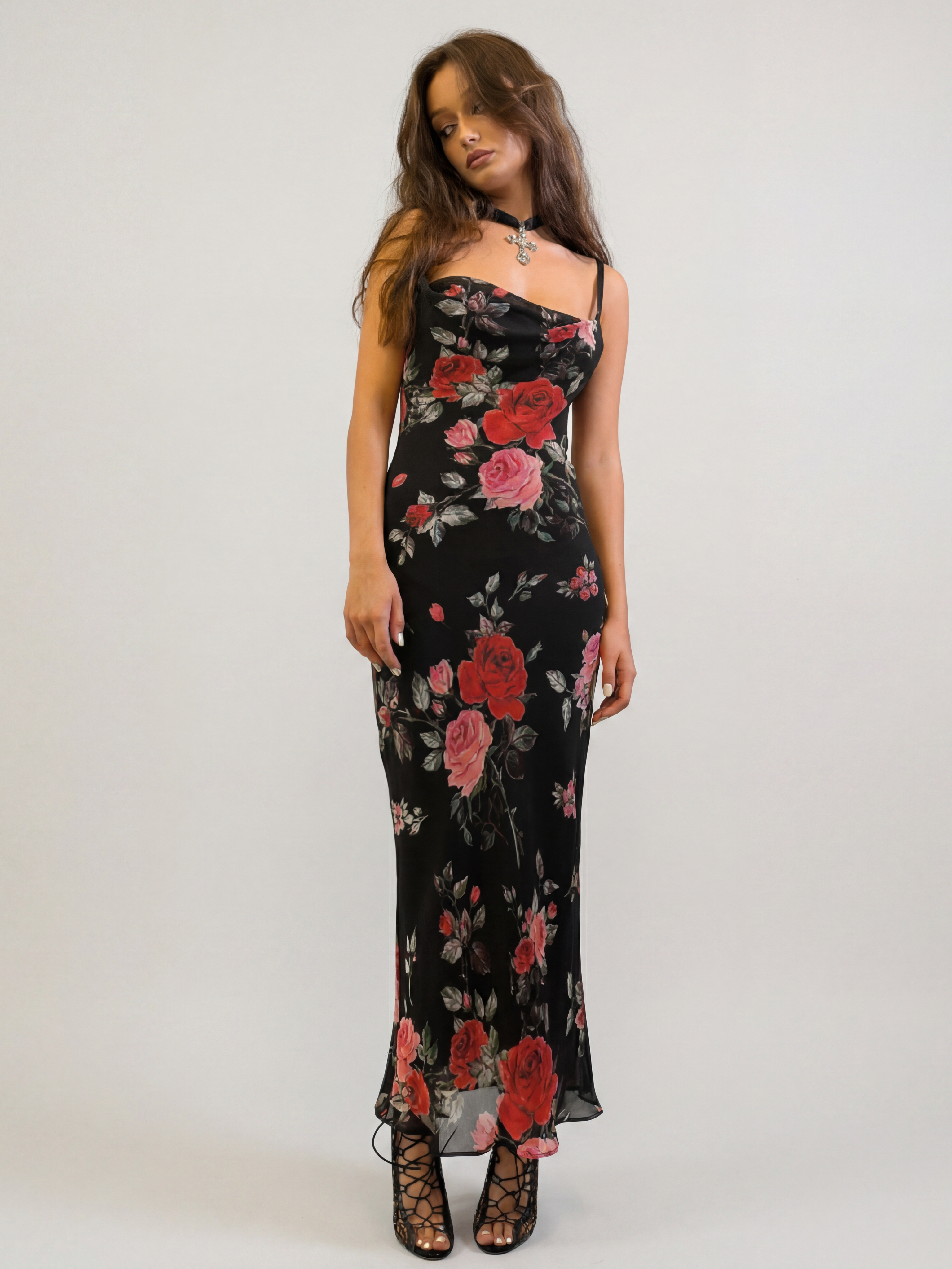 Šaty bodycon s květinovým vzorem a ramínky
