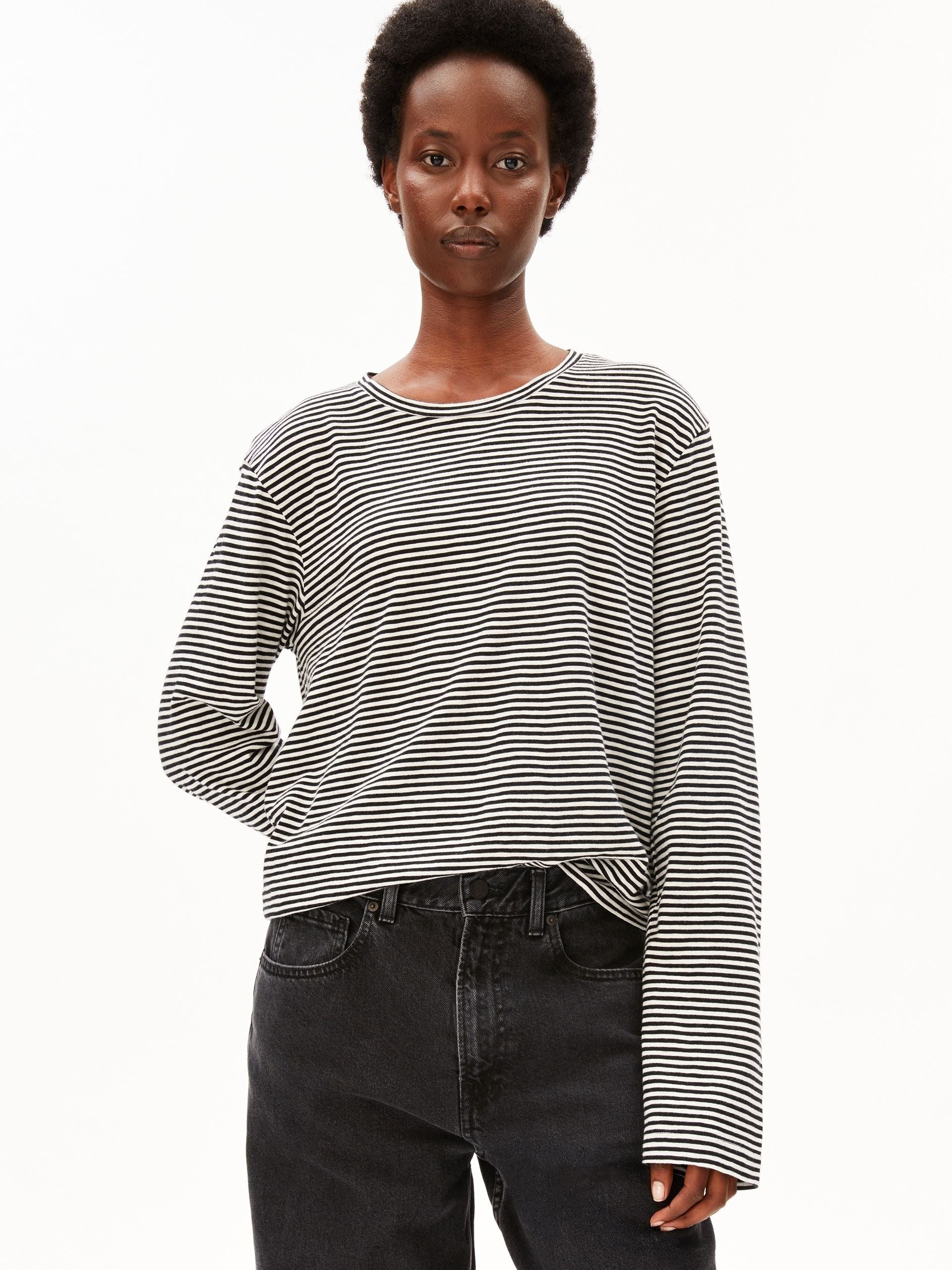SLUB JERSEY GESTREIFTES LANGARMSHIRT | black-oatmilk