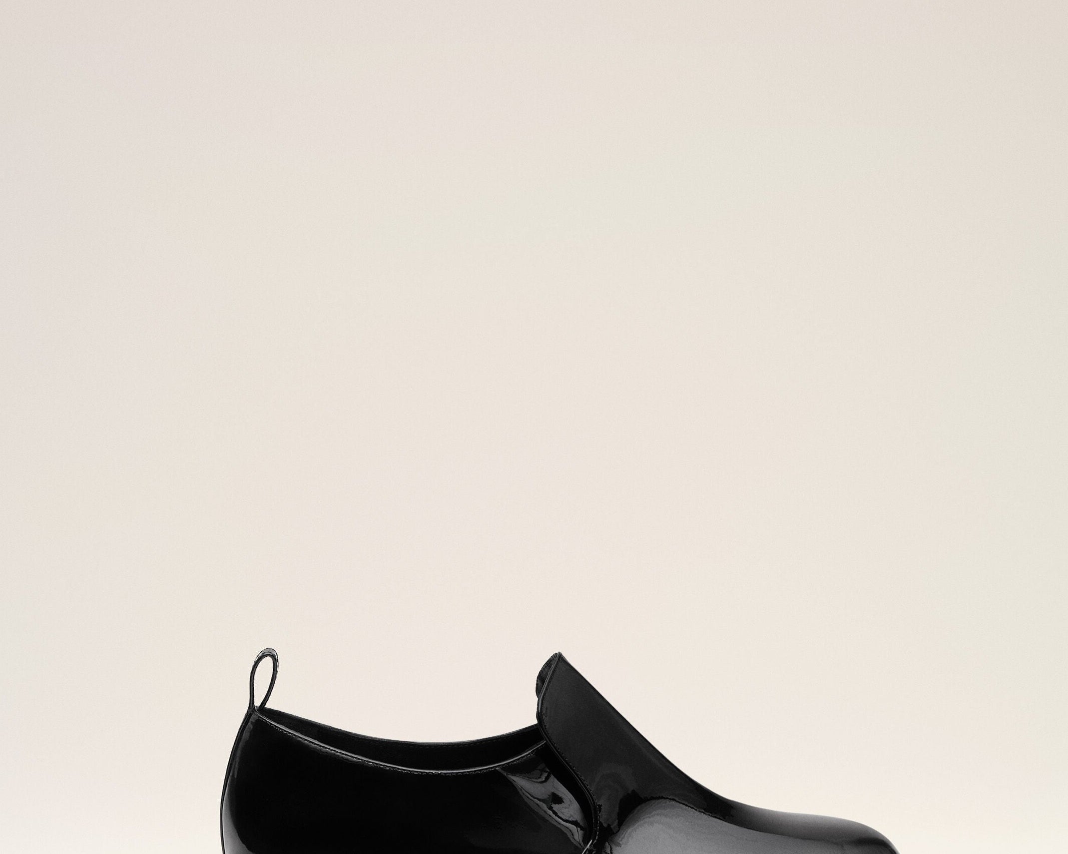 Souliers plats noirs en cuir de veau